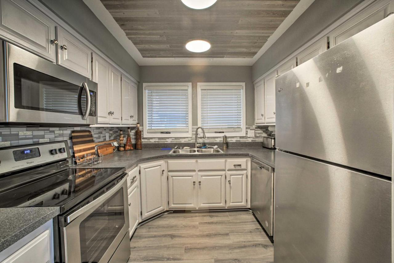 Renovated Lakefront Escape With Private Dock And Deck! Bella Vista Екстер'єр фото
